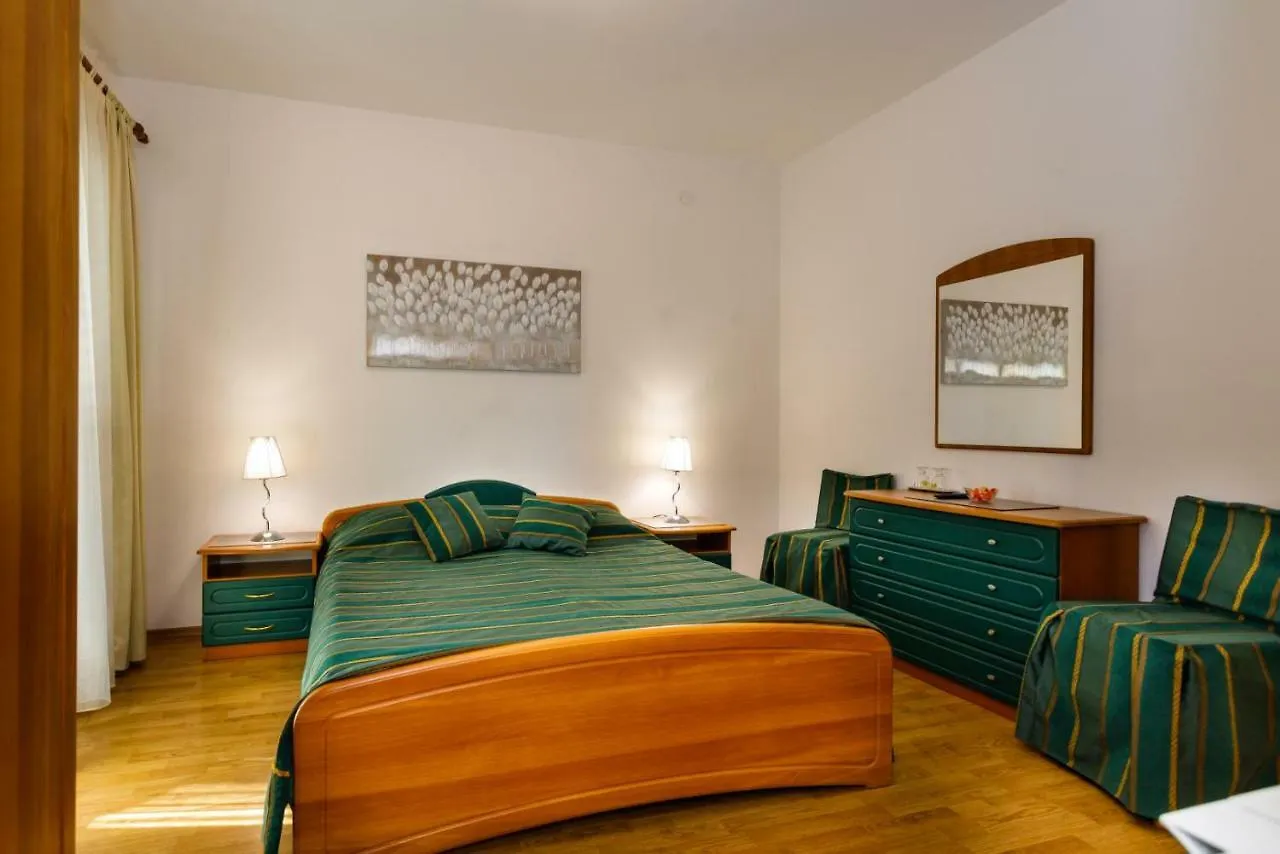 Rooms Mimi Krk Town Guest house