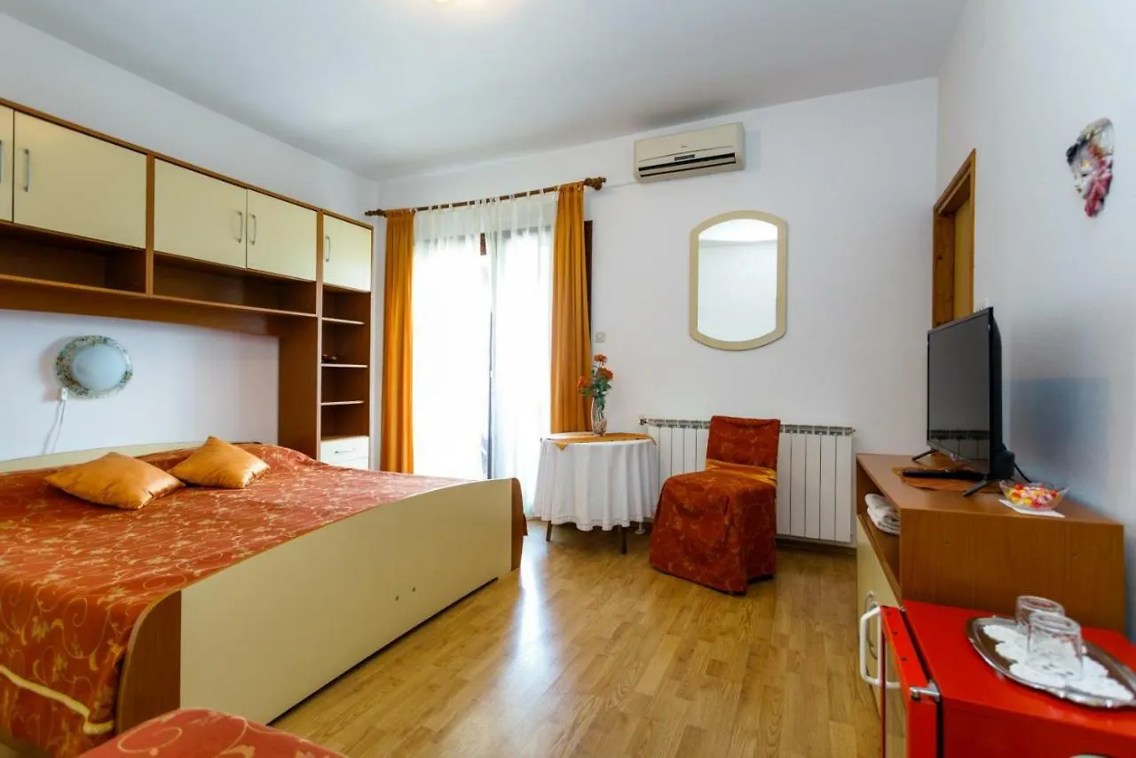 Guest house Rooms Mimi Krk Town